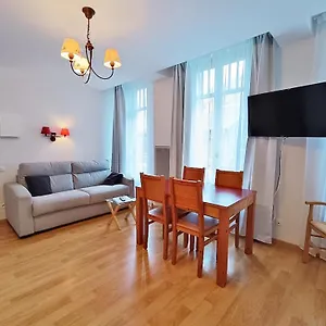 Appartement Il Etait Une Fois Luchon, T2, Centre Luchon, Wifi, Casier A Skis, Ascenseur, 4 Personnes, Bagnères-de-Luchon